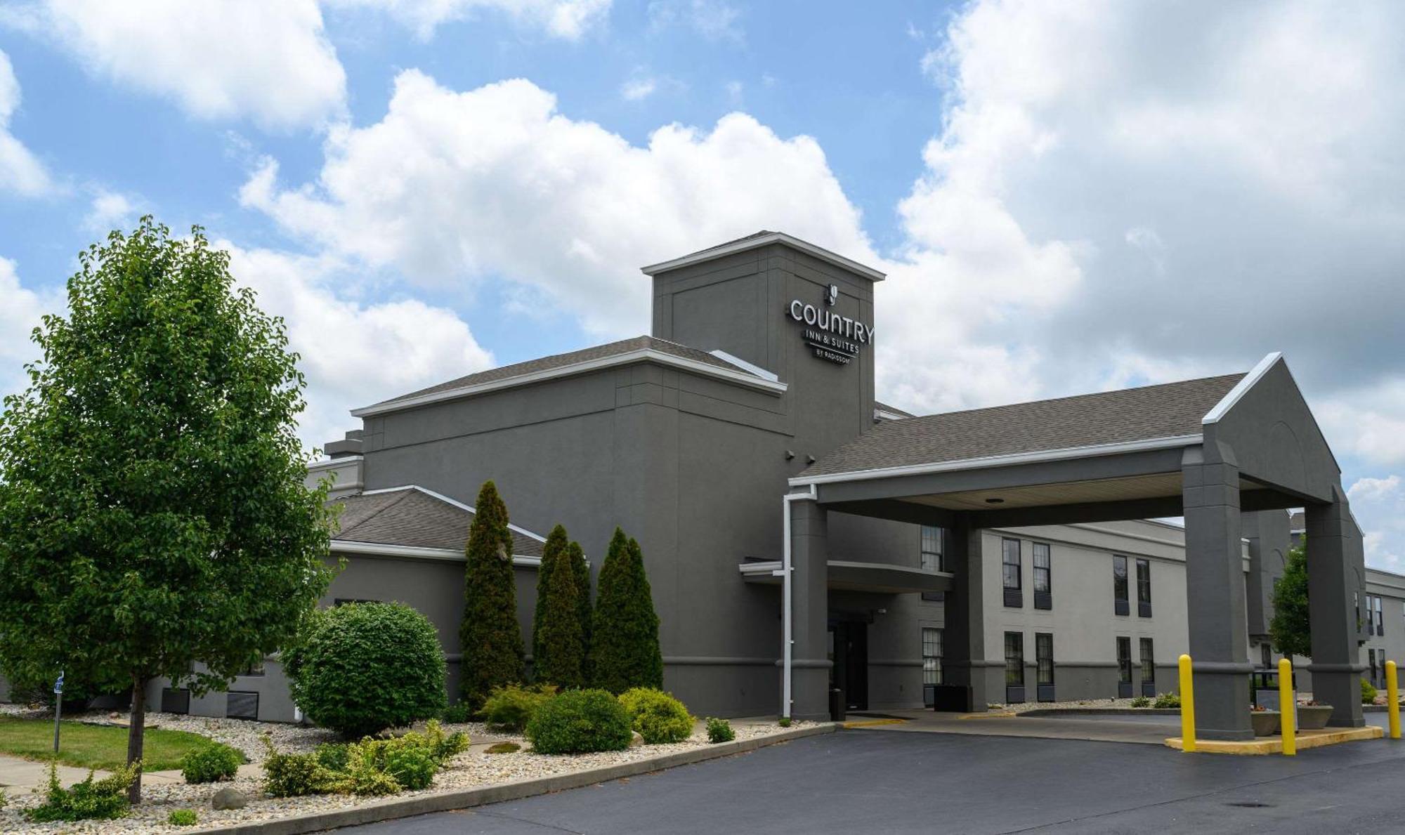 Country Inn & Suites By Radisson, Greenfield, In Exterior photo